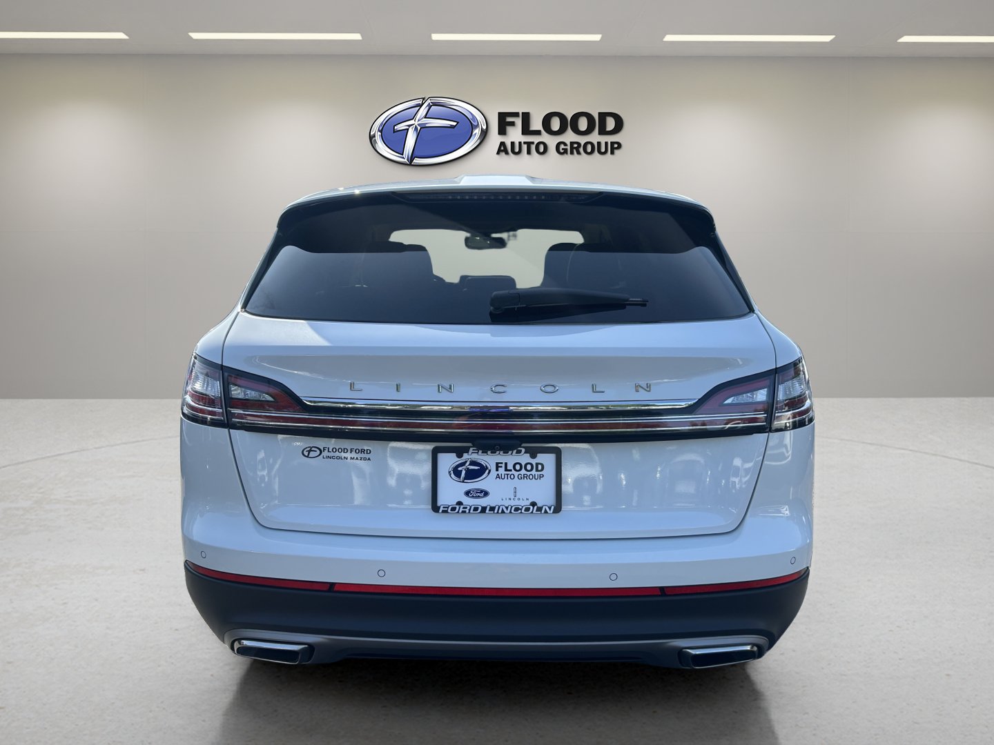 Used 2023 Lincoln Nautilus Reserve AWD/4WD image 6