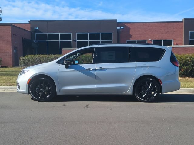 New 2026 Chrysler Pacifica Select w/ S Appearance Package FWD image 10
