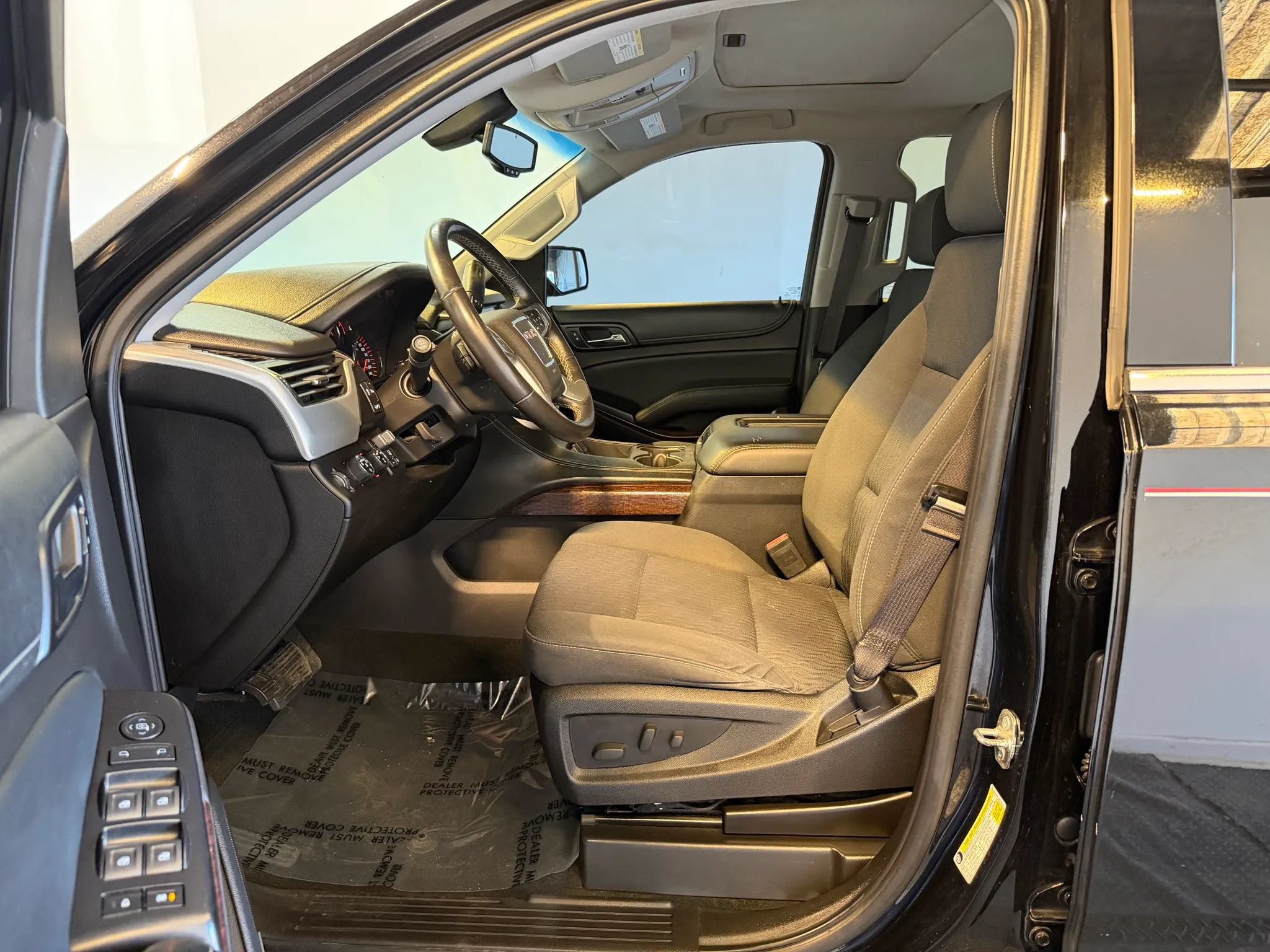 Used 2016 GMC Yukon SLE w/ HD Trailering Package AWD/4WD image 7