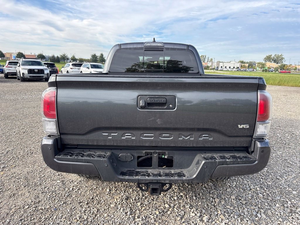 Used 2021 Toyota Tacoma TRD Off-Road w/ TRD Premium Off Road Package AWD/4WD image 10