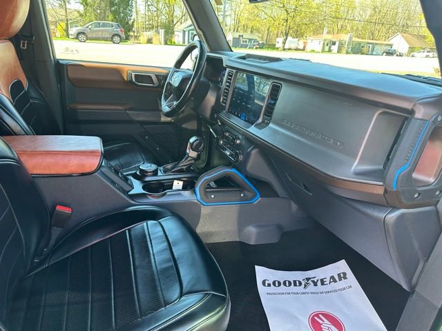 Used 2022 Ford Bronco Outer Banks AWD/4WD image 14