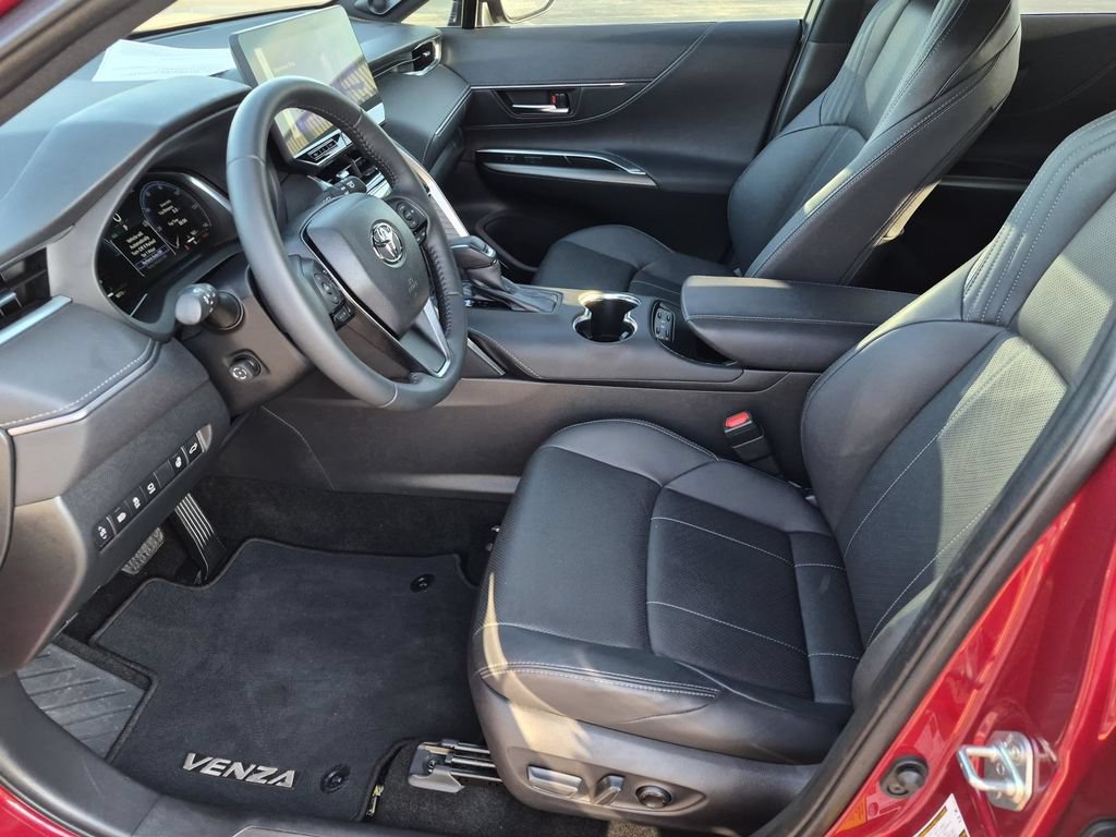 Used 2024 Toyota Venza Limited AWD/4WD image 12