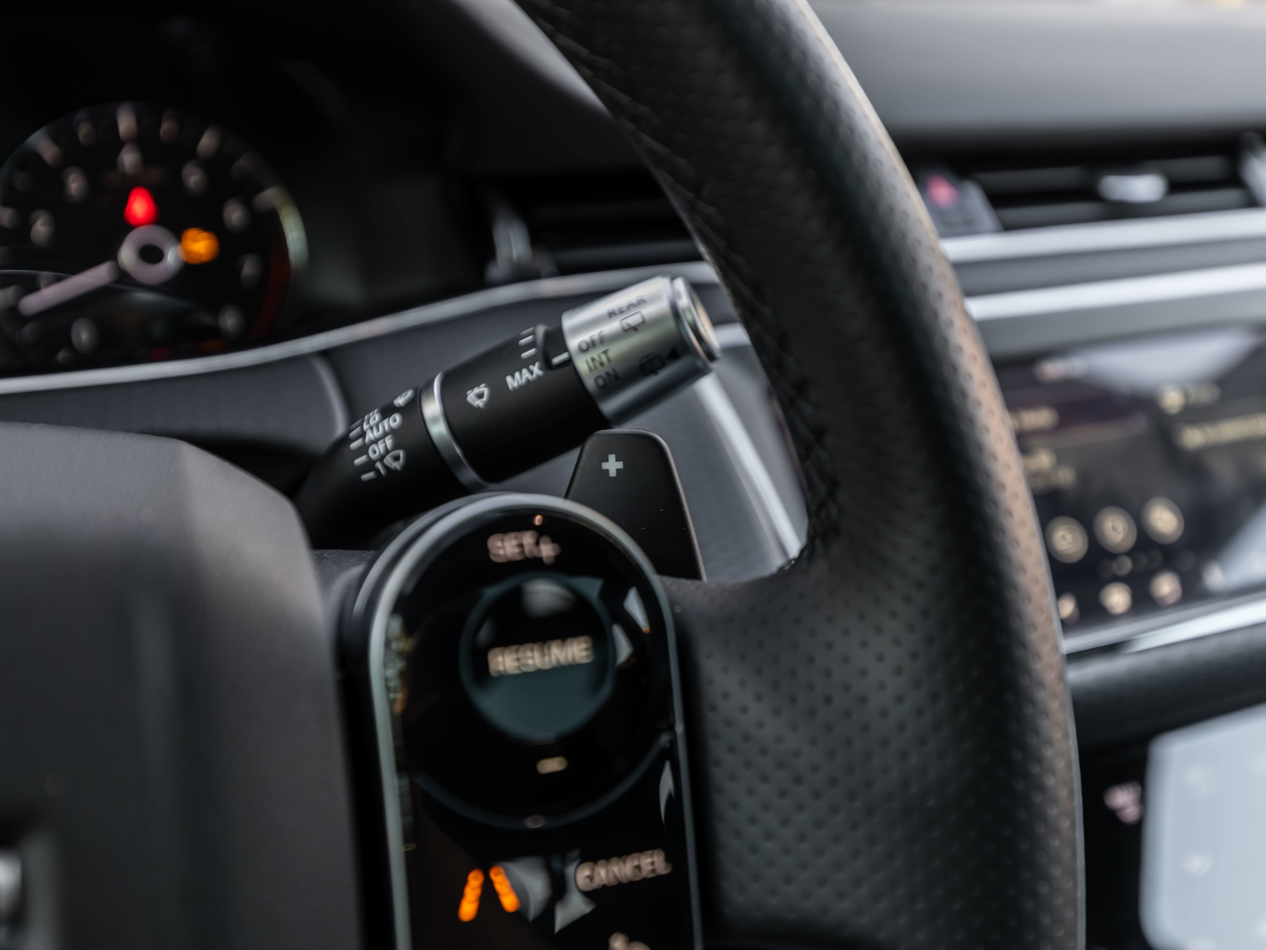 Used 2020 Land Rover Range Rover Evoque R-Dynamic S AWD/4WD image 8