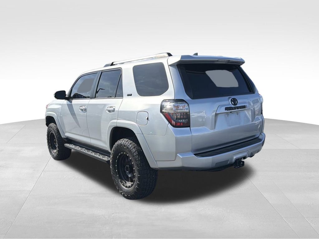 Used 2020 Toyota 4Runner SR5 Premium AWD/4WD image 5