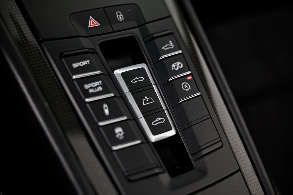 Certified 2015 Porsche 911 Carrera GTS RWD image 39