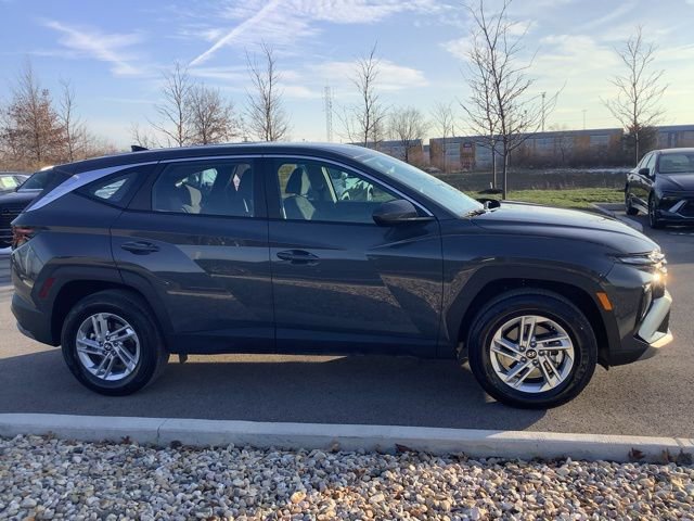 Certified 2025 Hyundai Tucson SE image 4