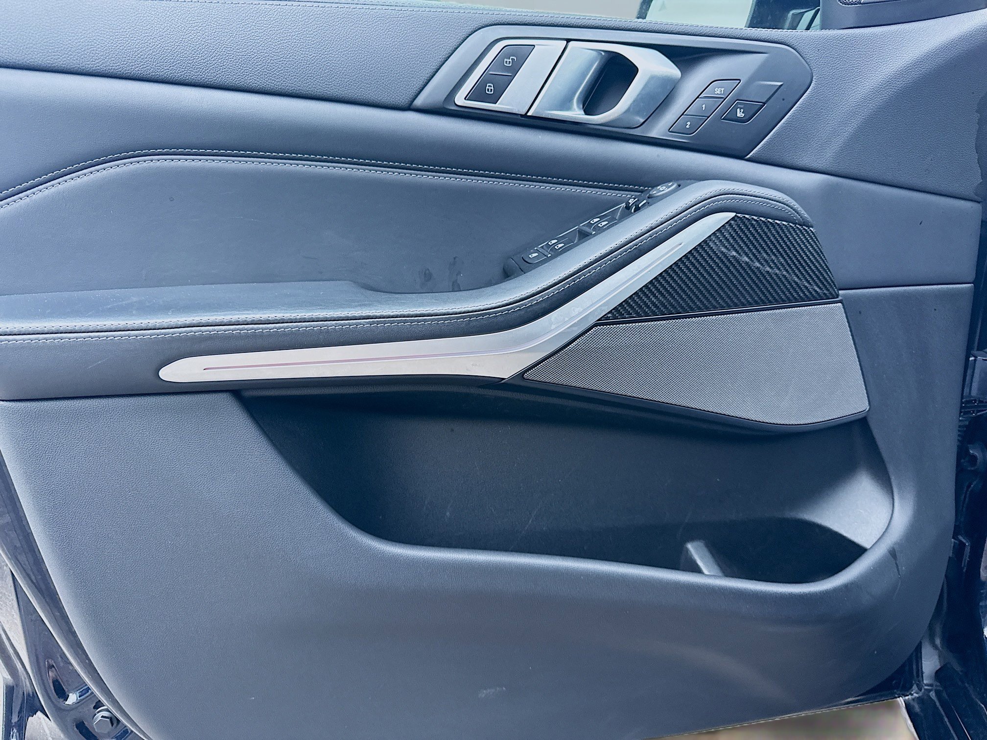 Used 2021 BMW X5 M50i w/ Executive Package image 23