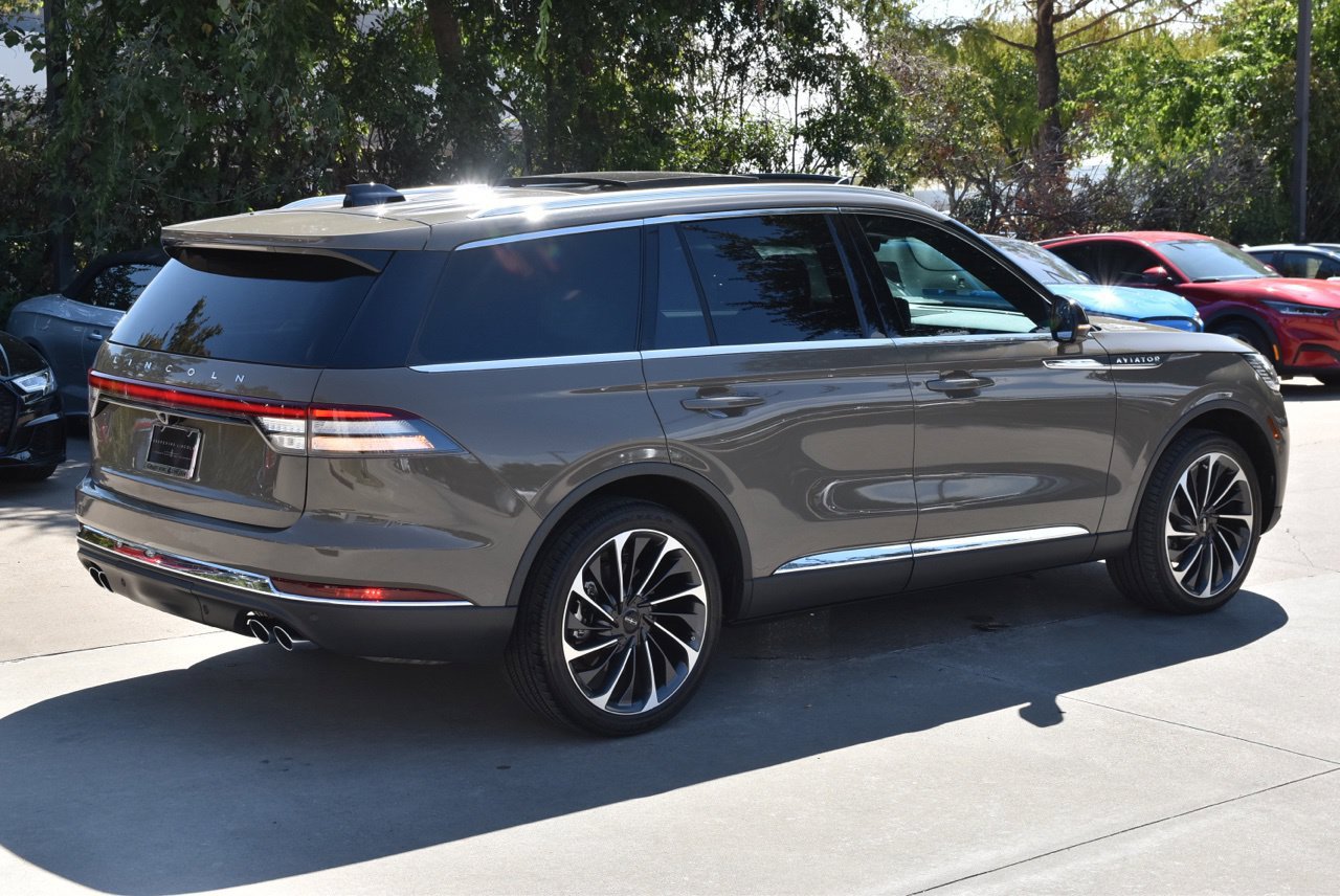 Certified 2025 Lincoln Aviator Reserve w/ Equipment Group 201A AWD/4WD image 7
