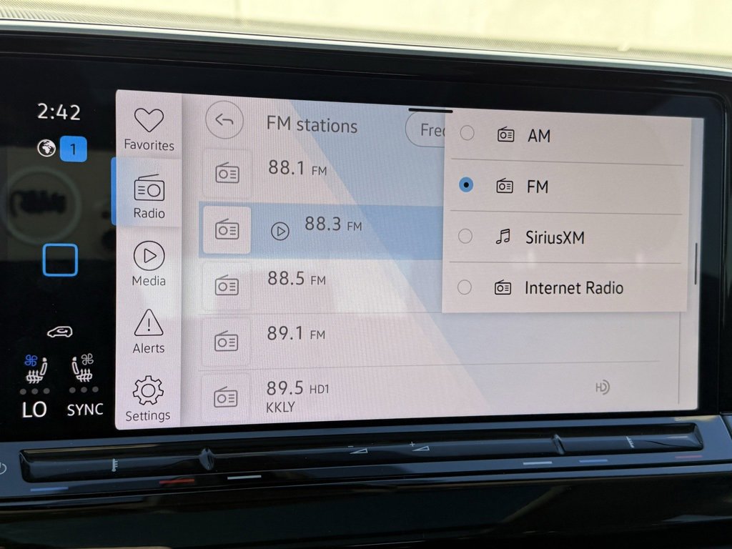 Used 2025 Volkswagen Atlas SEL image 14