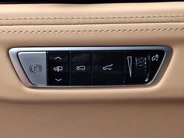Certified 2026 Cadillac Escalade IQL Sport 2 w/ LPO, Premium Carpet Package AWD/4WD image 23