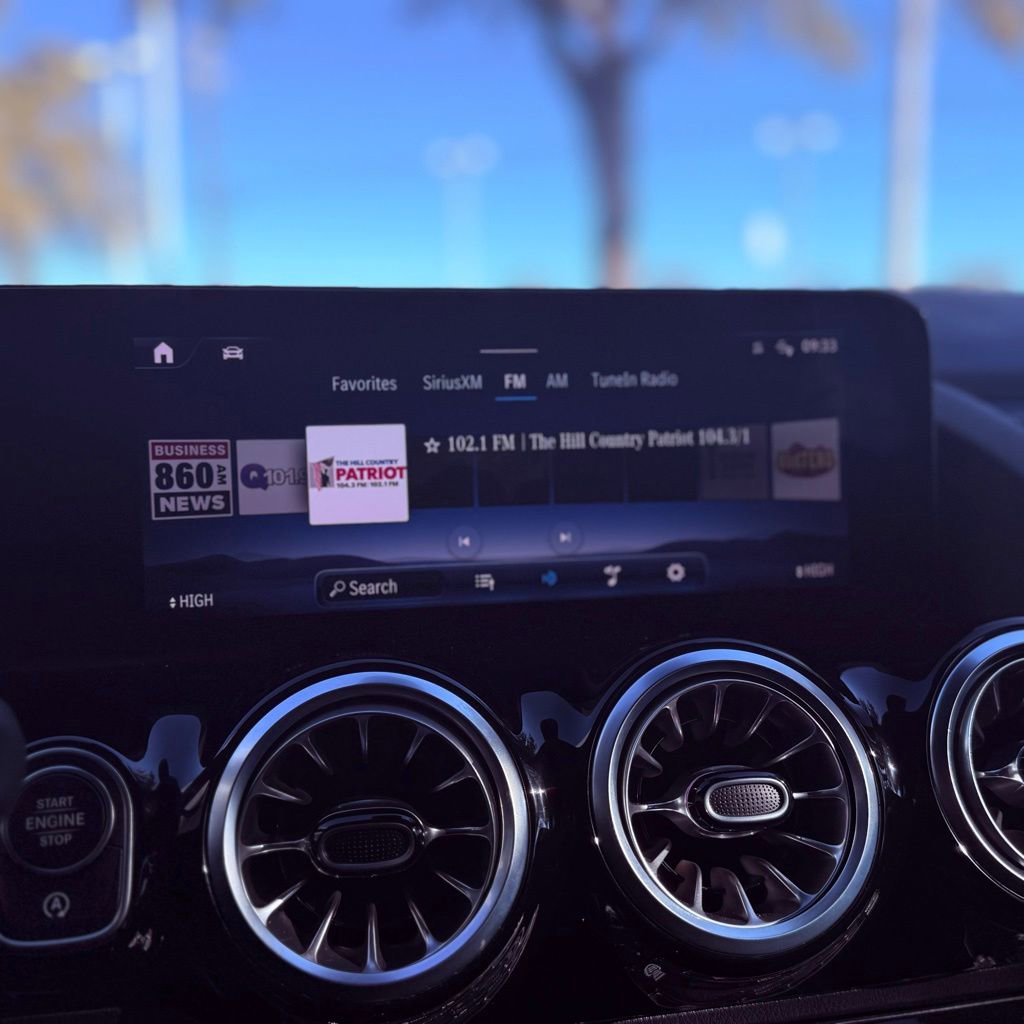 Used 2025 Mercedes-Benz GLA 250 w/ Exclusive Package image 12