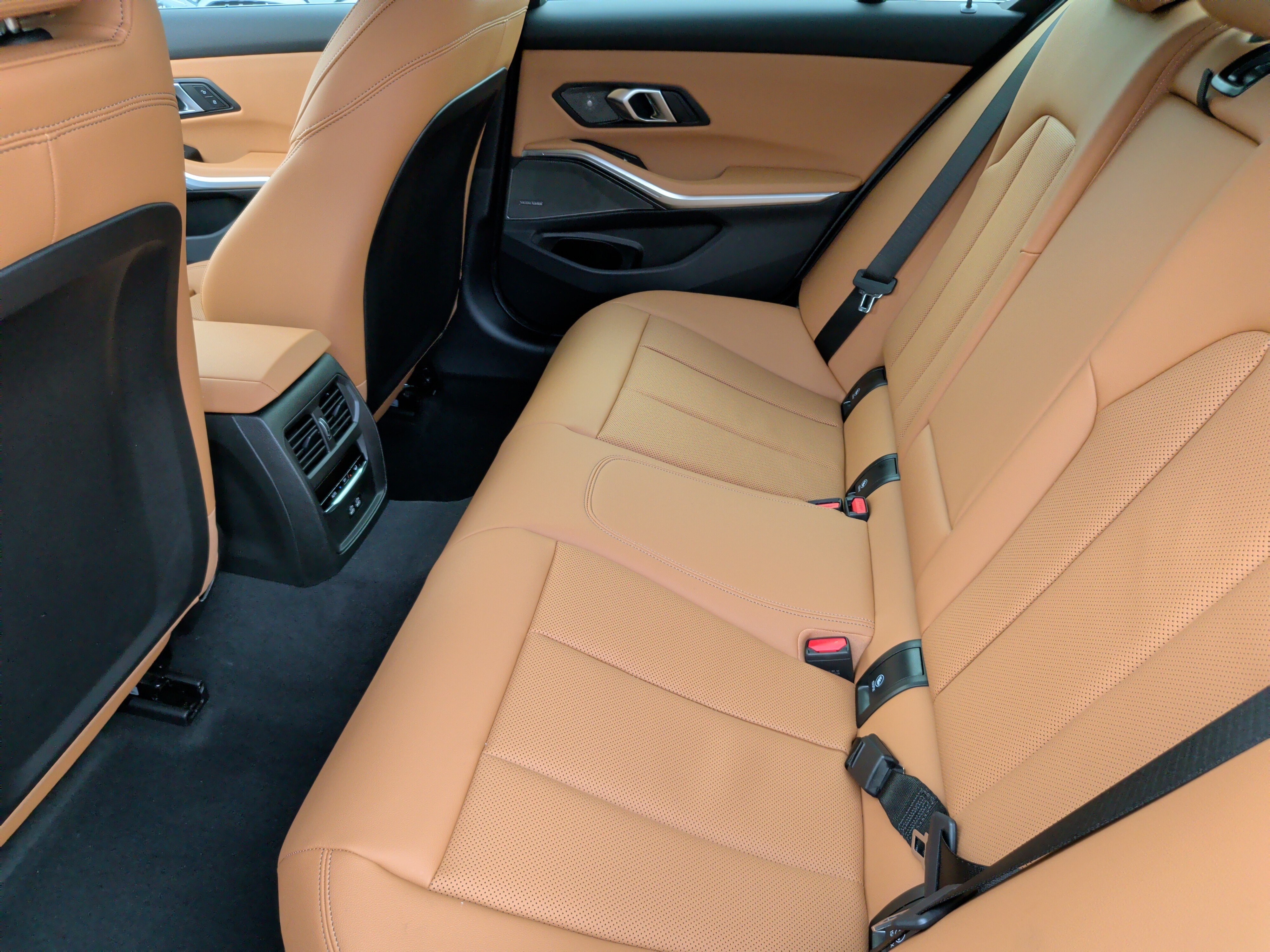 Certified 2026 BMW 330i Sedan w/ Premium Package RWD image 34
