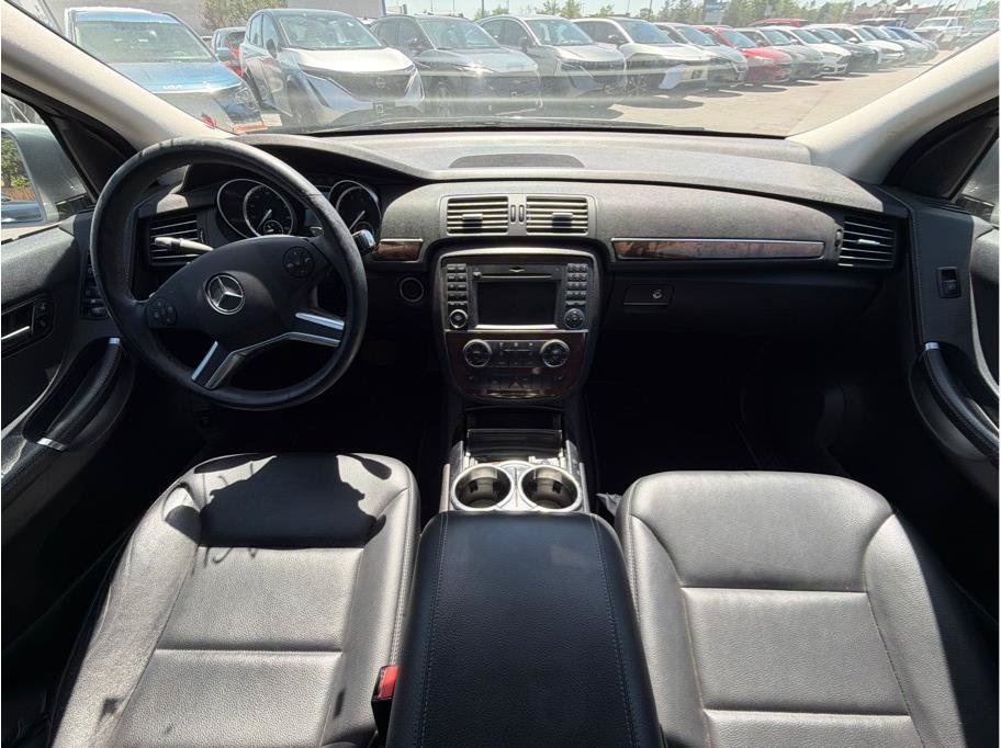 Used 2011 Mercedes-Benz R 350 BlueTEC 4MATIC image 4