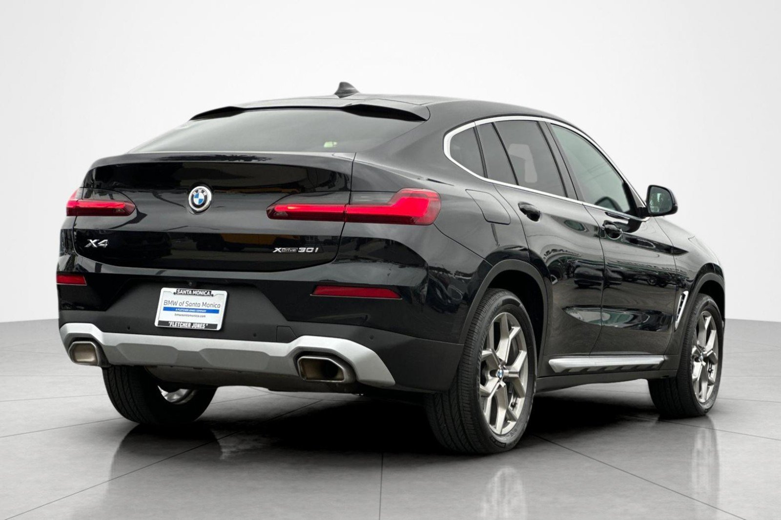 Used 2025 BMW X4 xDrive30i AWD/4WD image 5