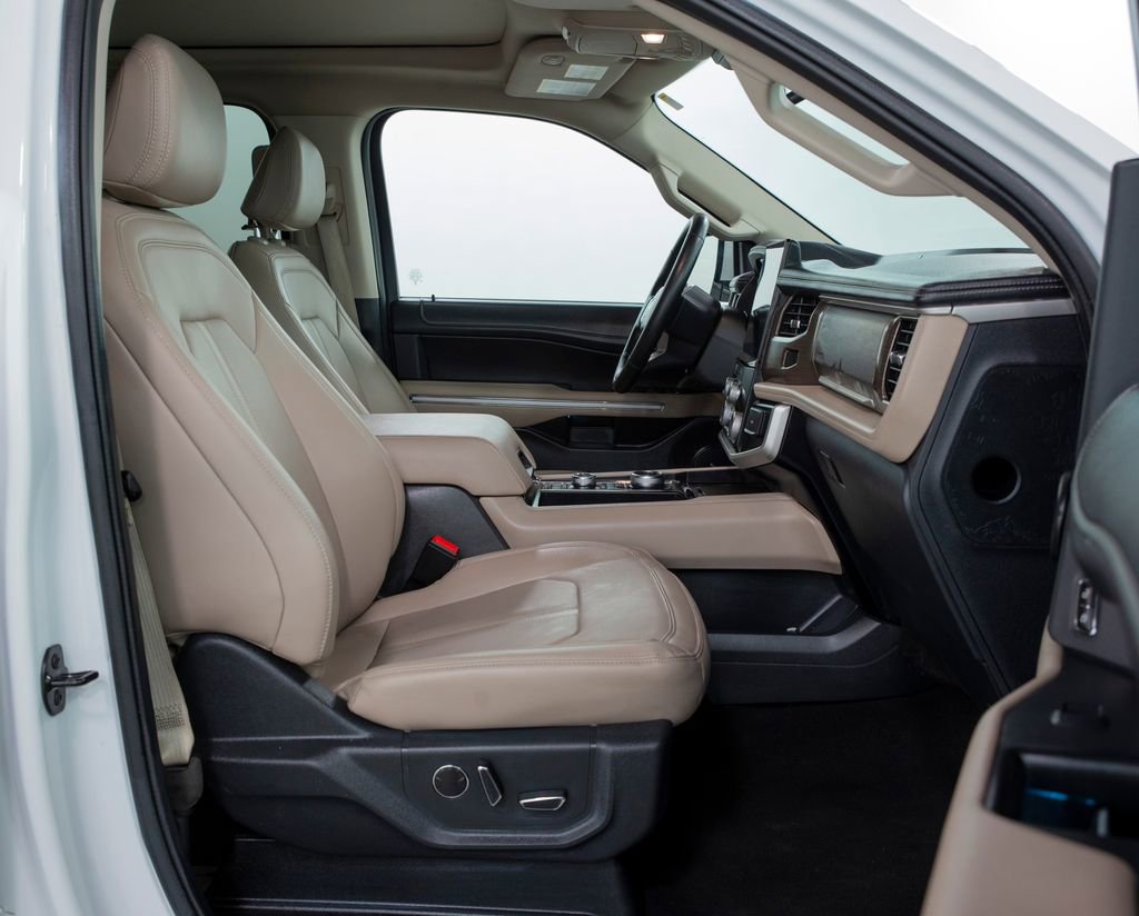 Used 2024 Ford Expedition Max Limited AWD/4WD image 24
