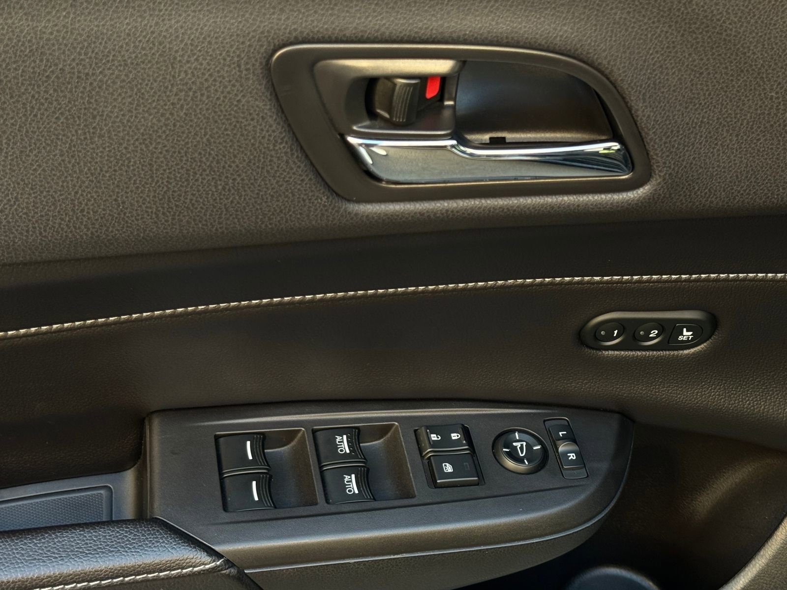 Used 2018 Acura ILX w/ Technology Plus & A-SPEC image 13