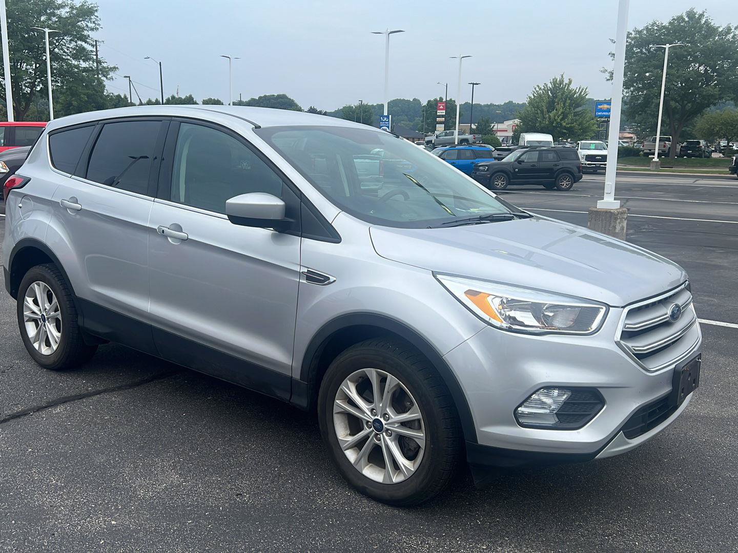 Used 2019 Ford Escape SE AWD/4WD image 2