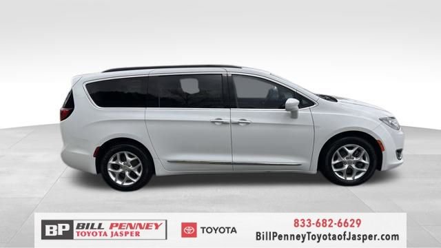 Used 2017 Chrysler Pacifica Touring-L w/ Tire & Wheel Group image 6