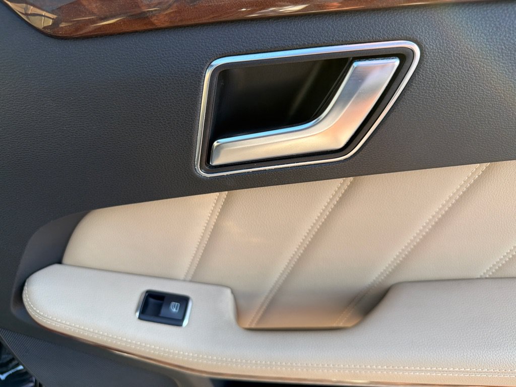 Used 2012 Mercedes-Benz E 350 4MATIC Sedan image 35