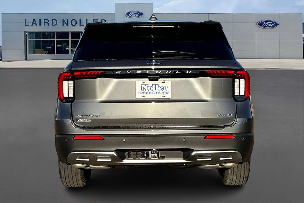 New 2026 Ford Explorer Active w/ Active Comfort Package AWD/4WD image 4