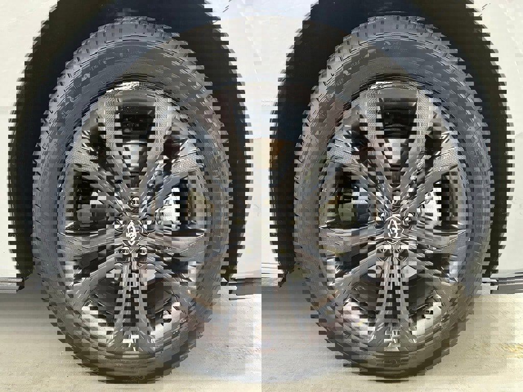 Used 2025 Toyota Sienna XSE image 68