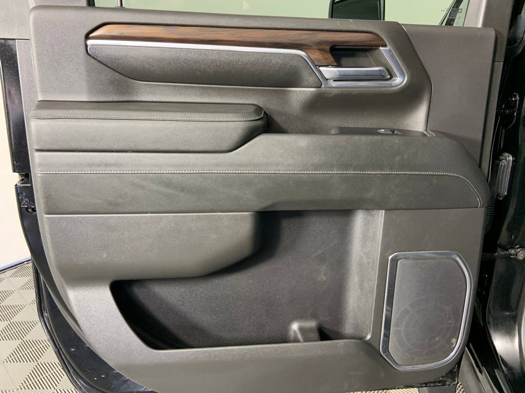 Used 2024 GMC Sierra 3500 SLT w/ SLT Convenience Package image 25
