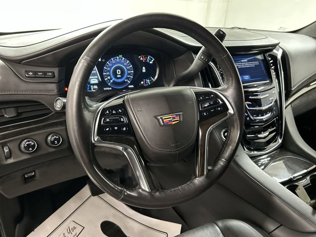 Used 2020 Cadillac Escalade Platinum AWD/4WD image 4