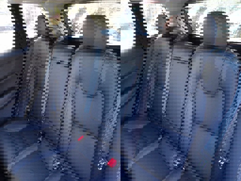 Certified 2023 Volvo XC60 B5 Ultimate w/ Climate Package image 26