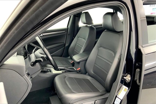 Used 2022 Volkswagen Passat 2.0T R-Line image 25