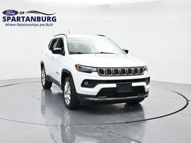 Used 2023 Jeep Compass Latitude AWD/4WD image 4