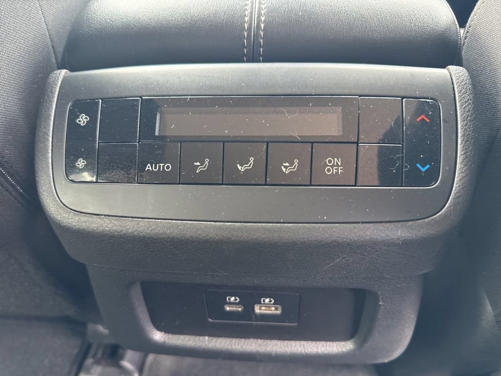 Used 2025 Nissan Pathfinder SV FWD image 14