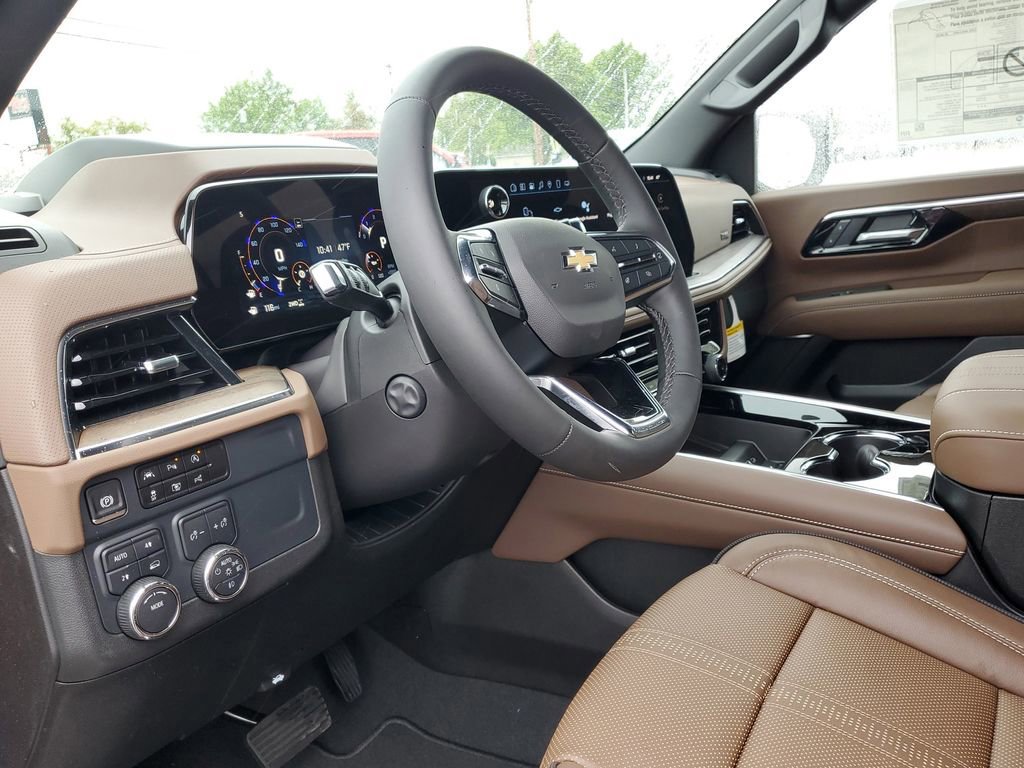 New 2025 Chevrolet Suburban High Country image 9
