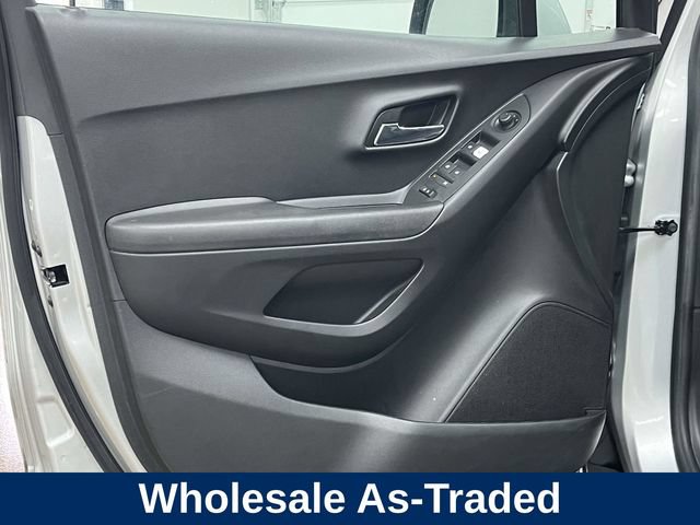 Used 2018 Chevrolet Trax LT w/ LT Convenience Package AWD/4WD image 15