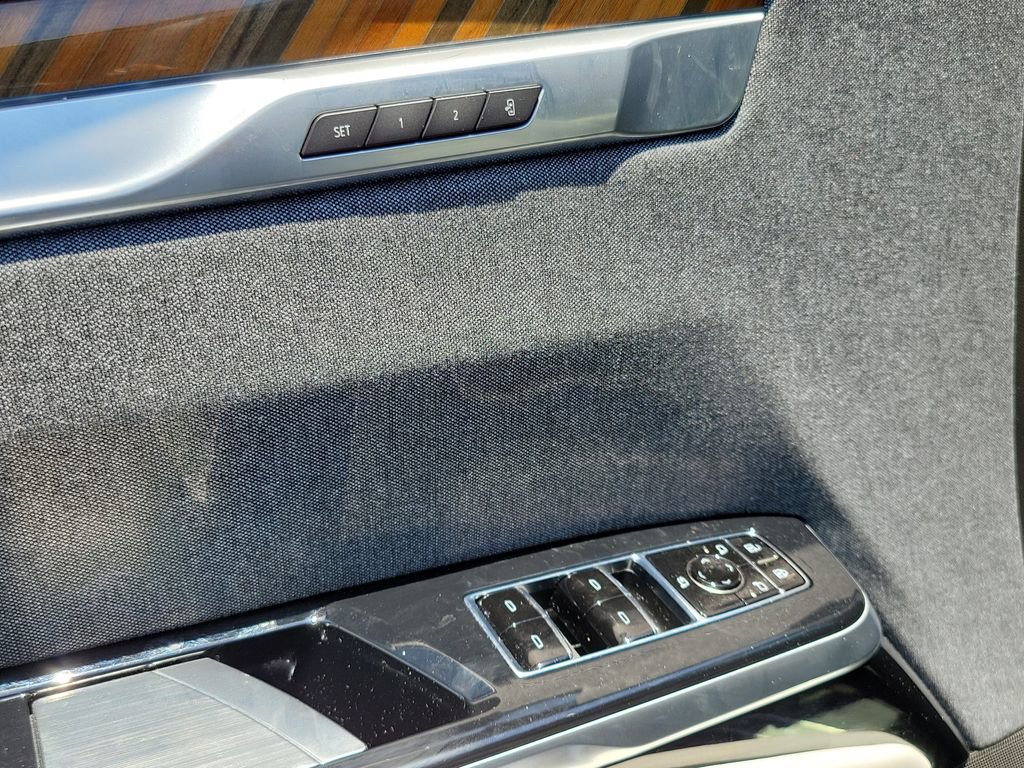 Used 2025 Cadillac Escalade ESV Sport Platinum AWD/4WD image 11