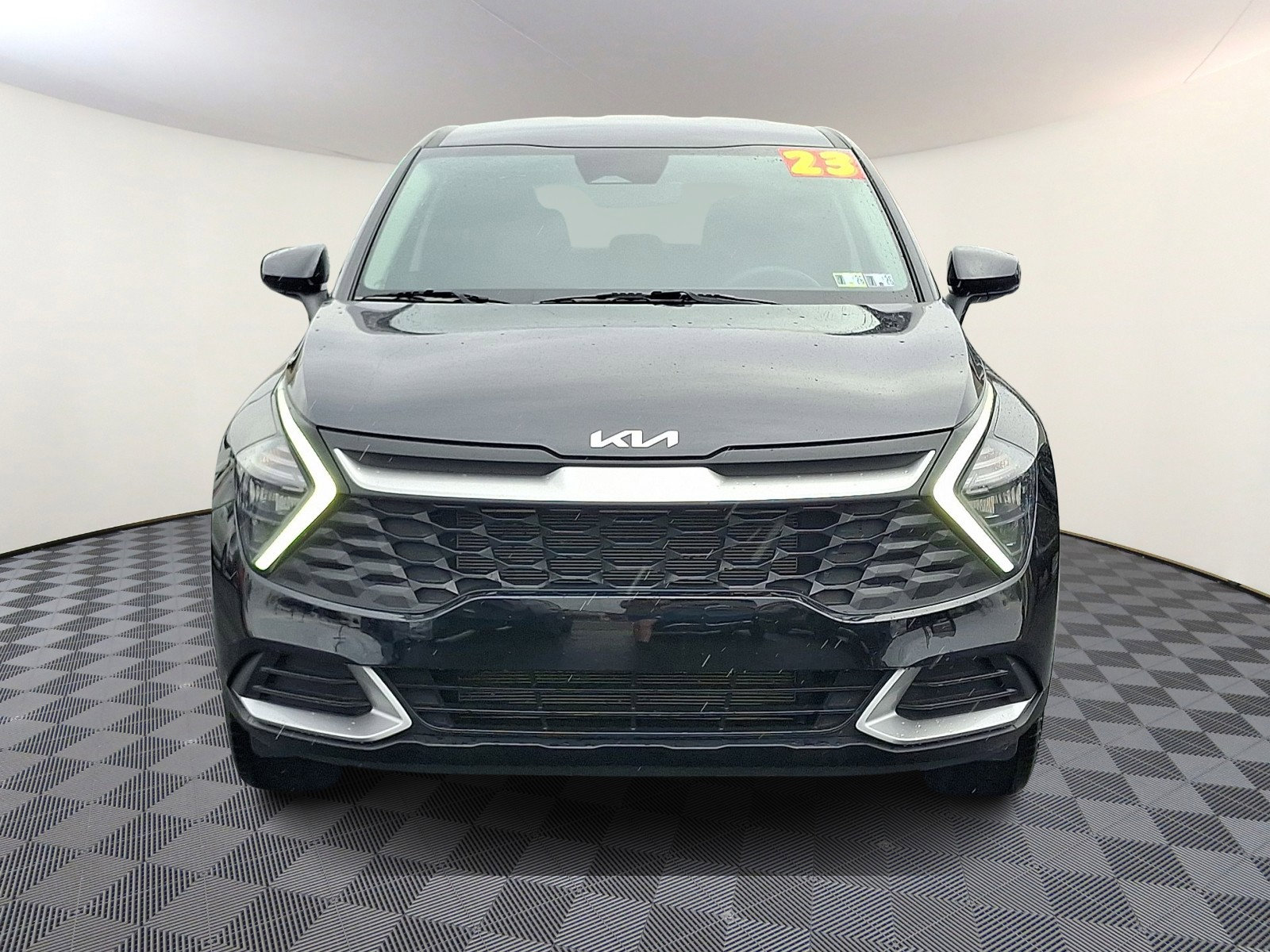 Used 2023 Kia Sportage LX image 2