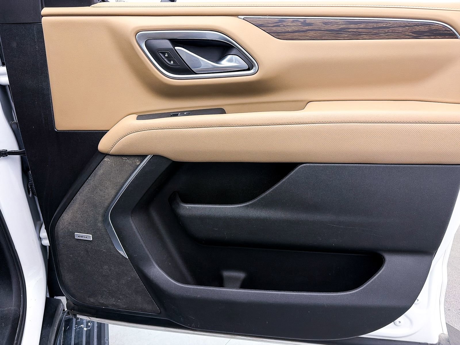 Used 2023 Chevrolet Suburban Premier w/ Premium Package image 38