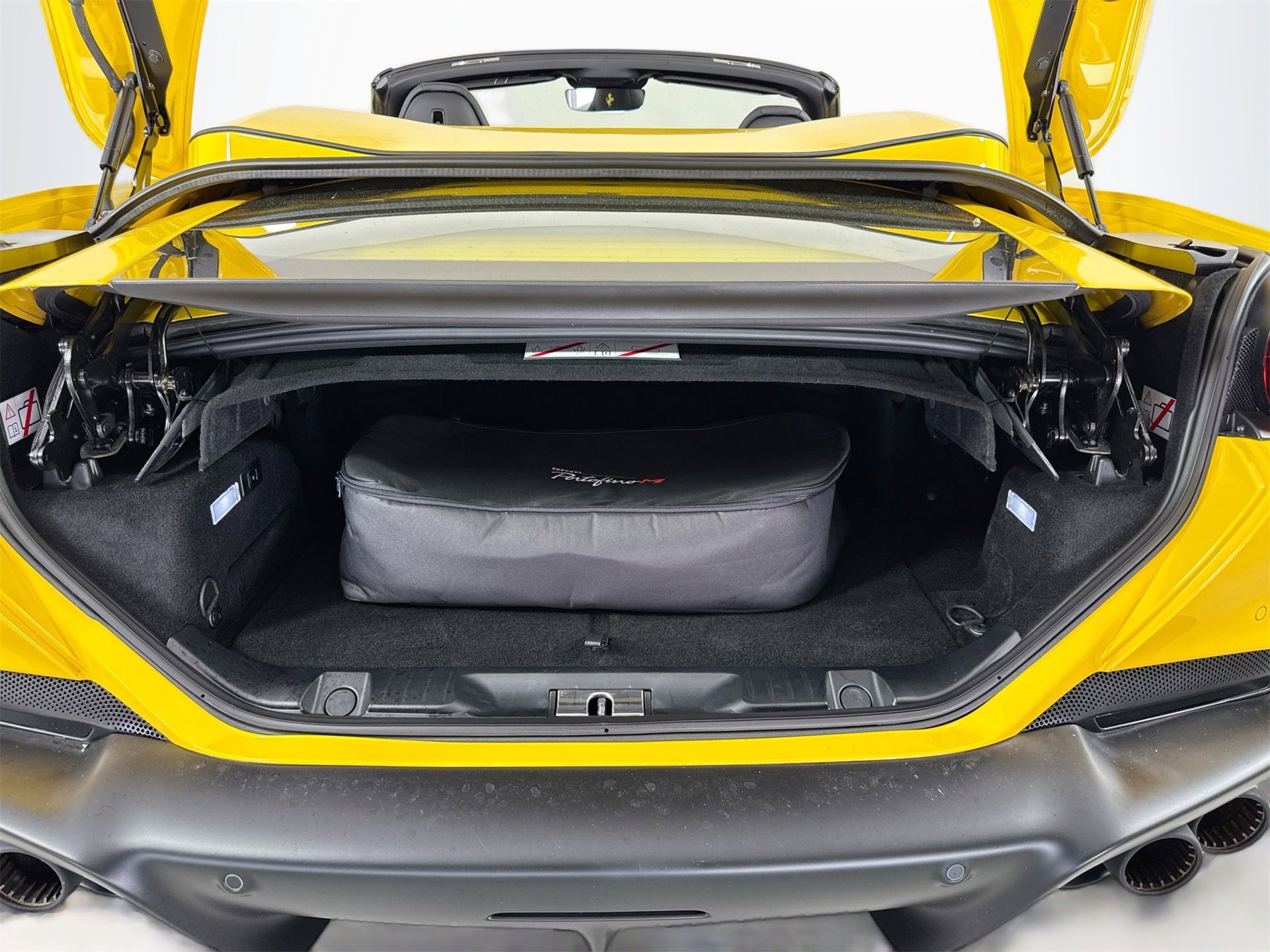 Certified 2022 Ferrari Portofino M image 27