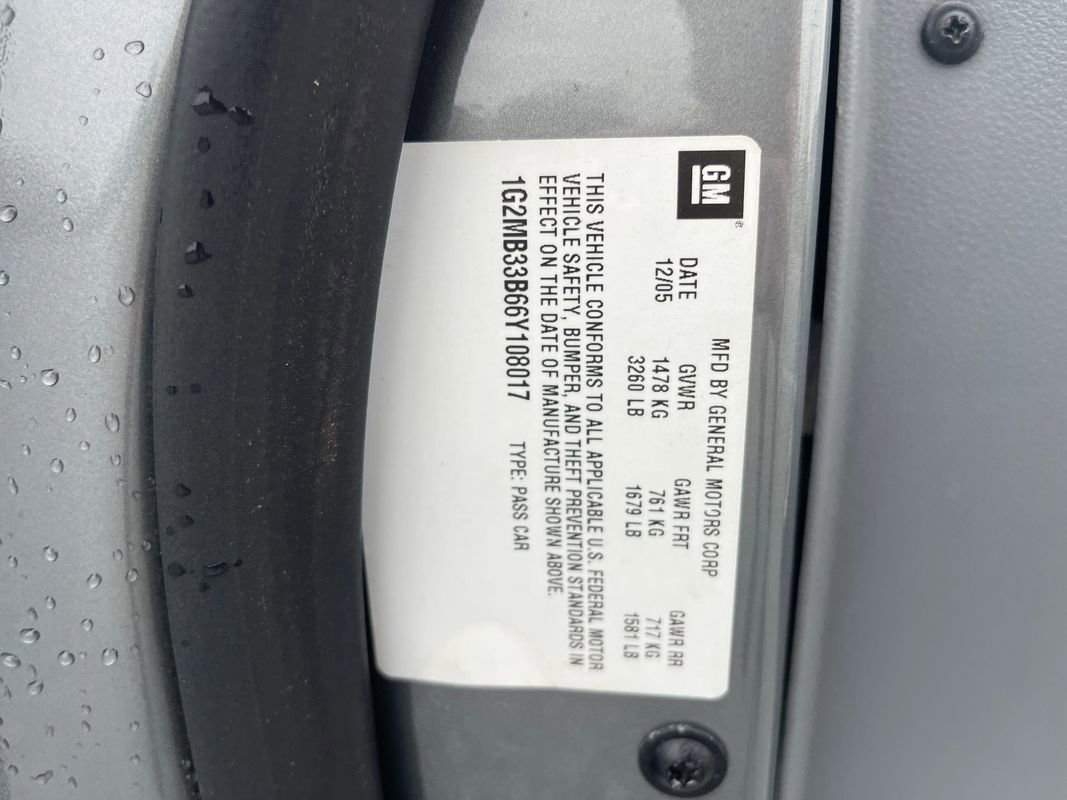 Used 2006 Pontiac Solstice w/ Premium Package image 31