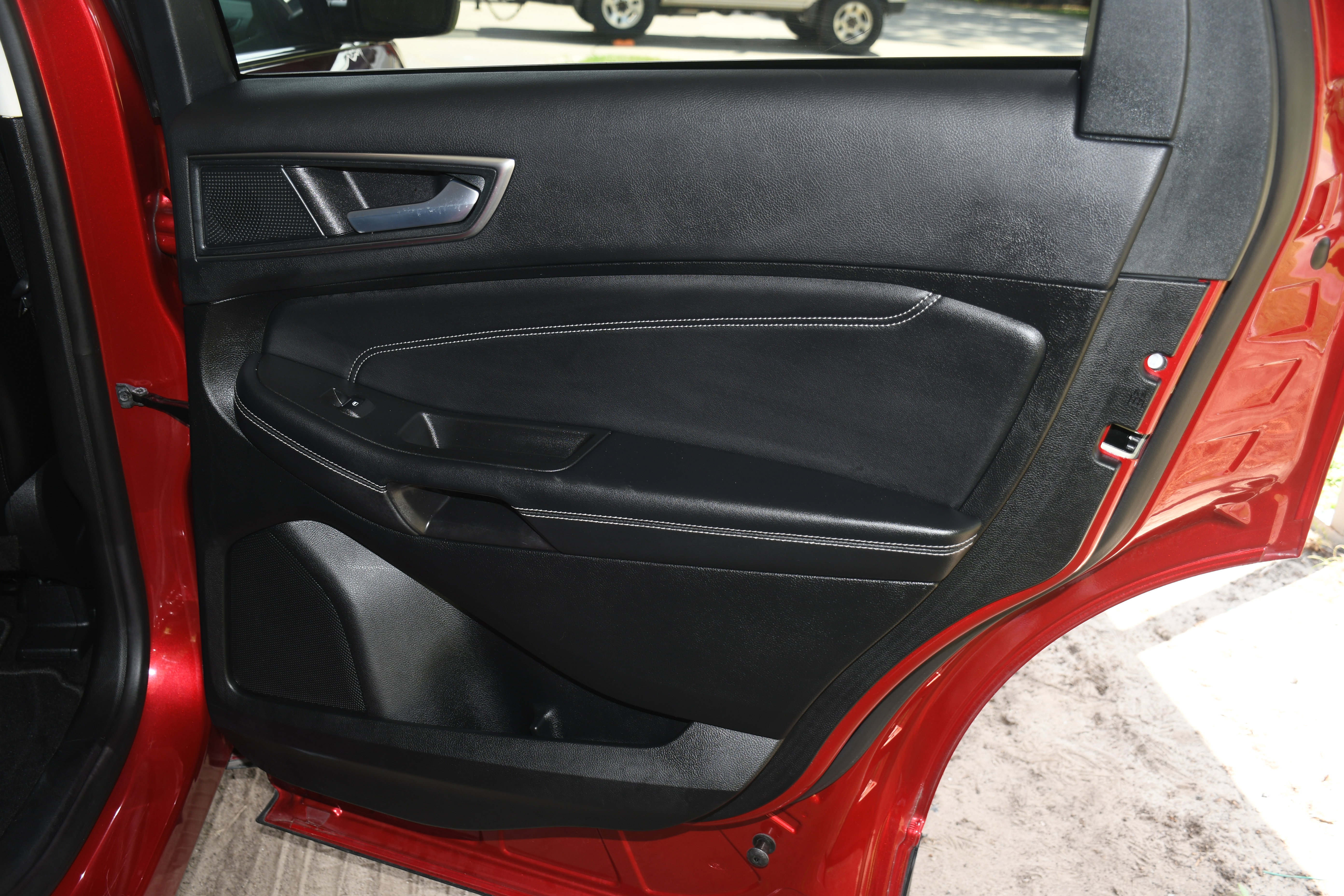 Used 2024 Ford Edge Titanium image 21