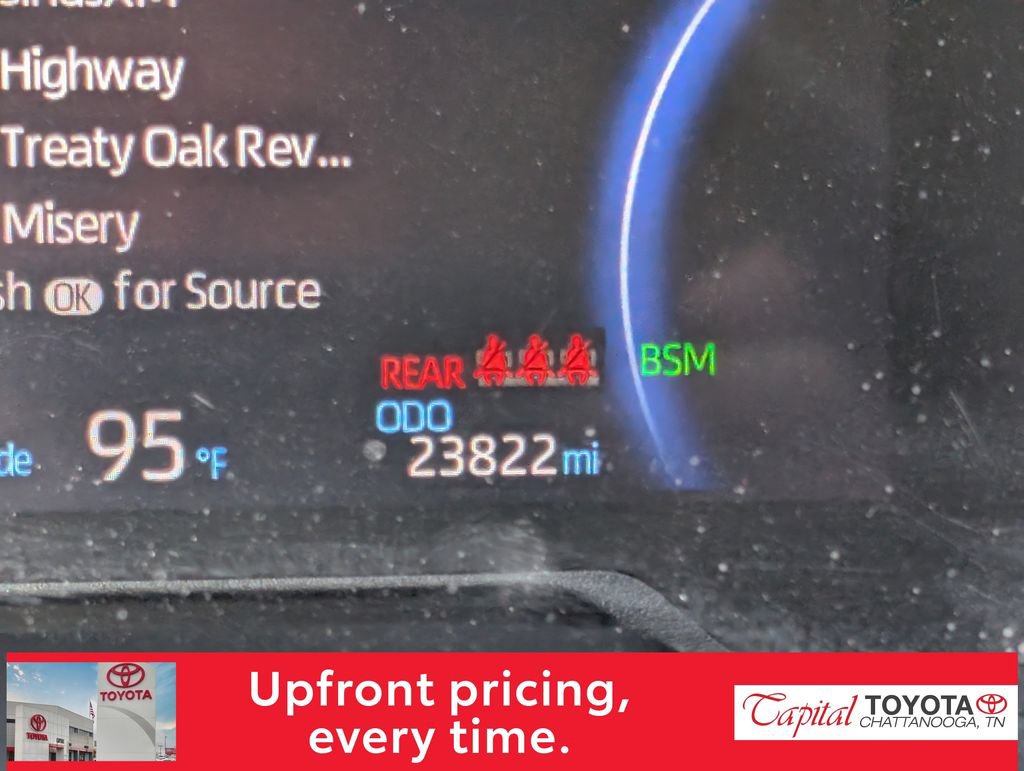 Used 2025 Toyota RAV4 XLE AWD/4WD image 19