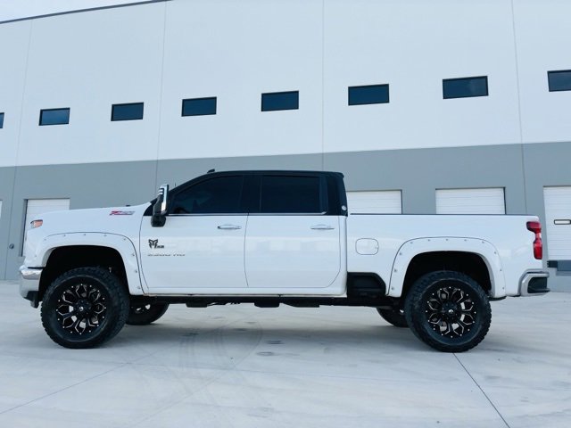 Used 2020 Chevrolet Silverado 2500 LTZ w/ LTZ Premium Package image 3
