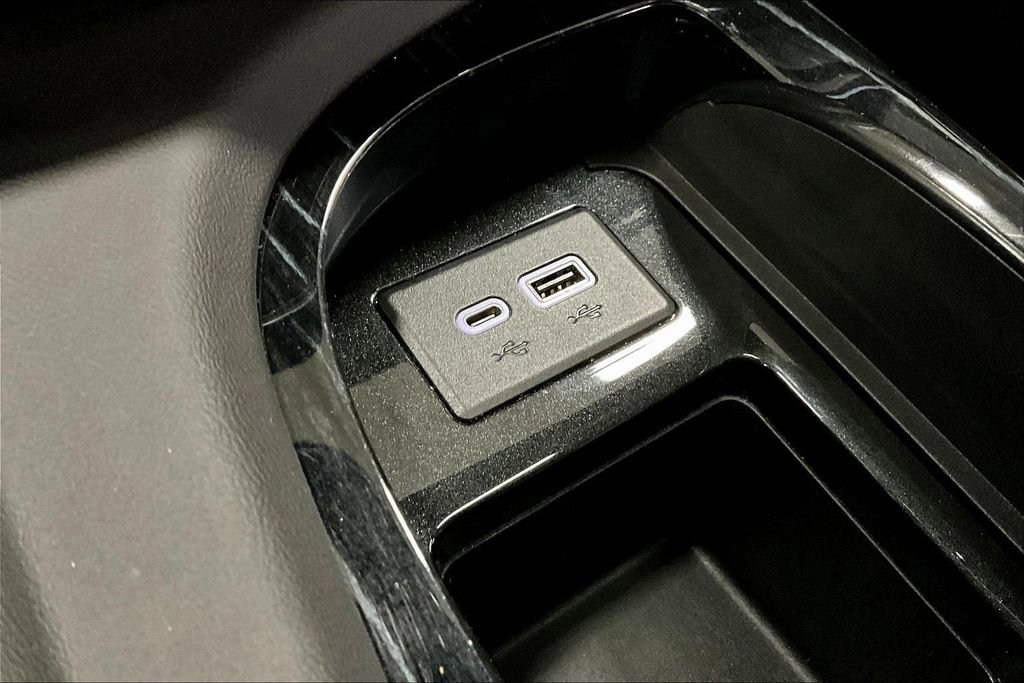 Certified 2023 Cadillac Escalade Sport w/ LPO, ONYX Package image 16