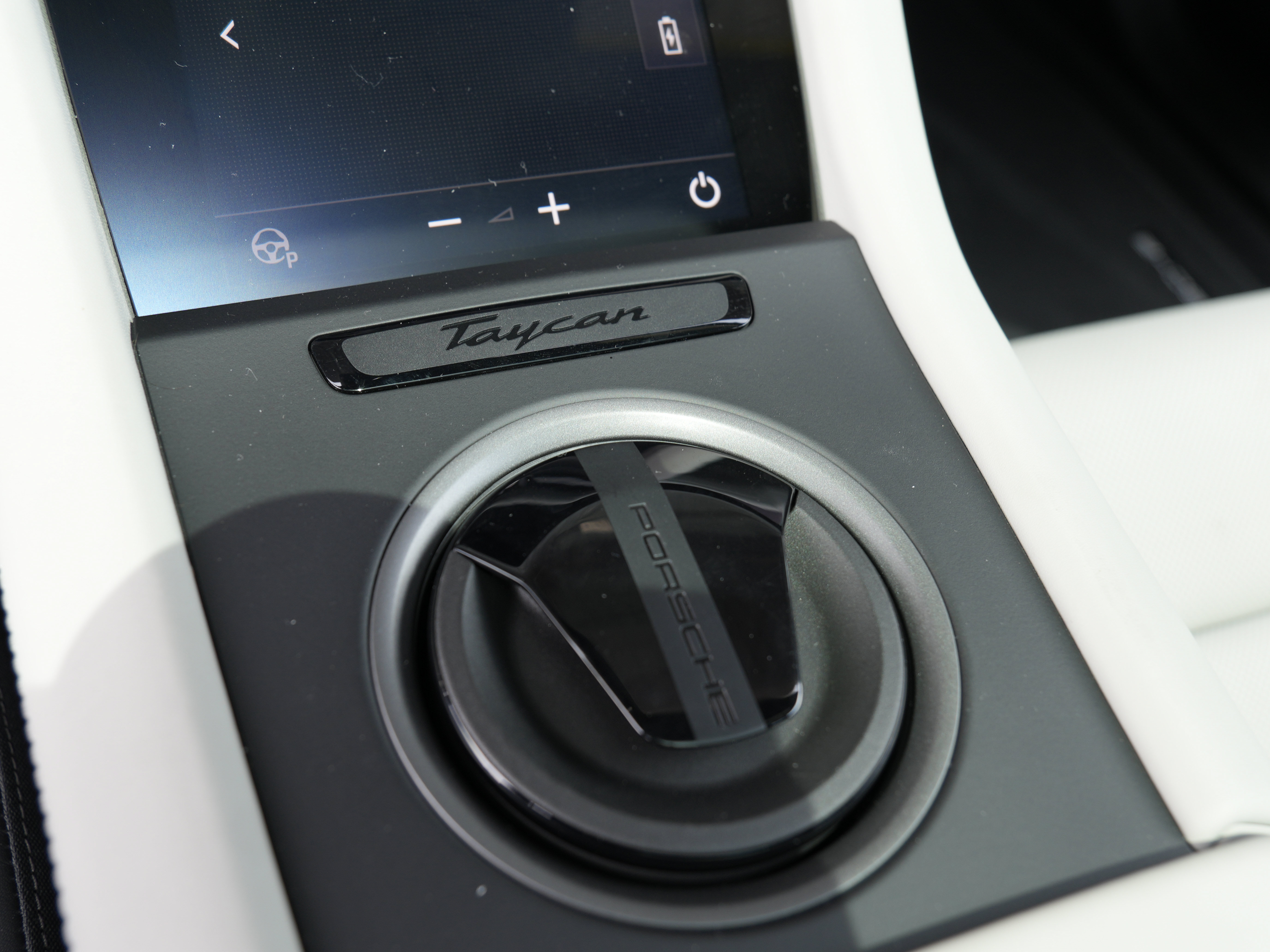 New 2026 Porsche Taycan 4S AWD/4WD image 23