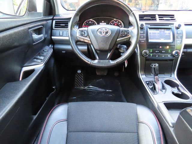 Used 2016 Toyota Camry SE FWD image 15