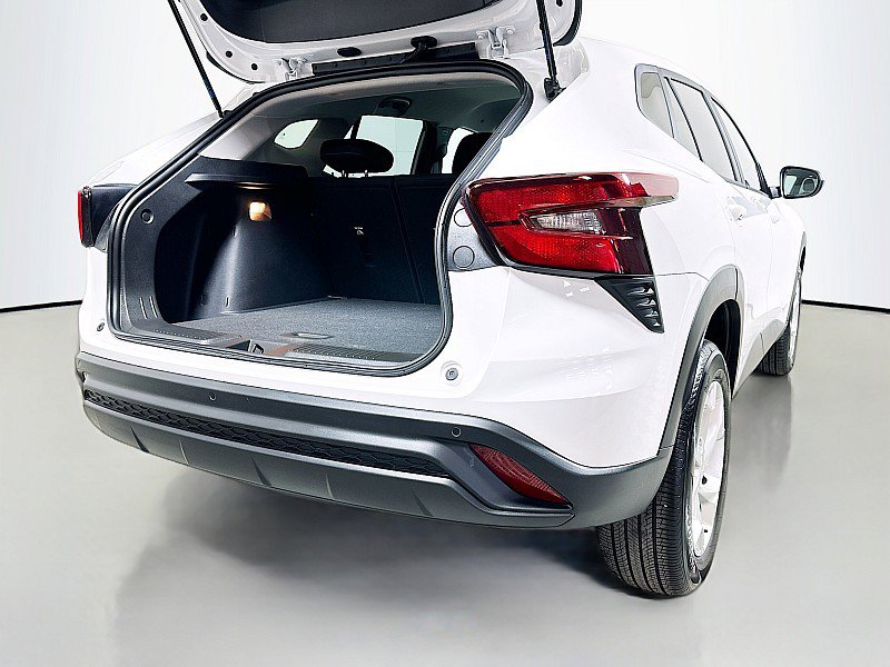 Used 2024 Chevrolet Trax LS w/ LS Convenience Package image 25