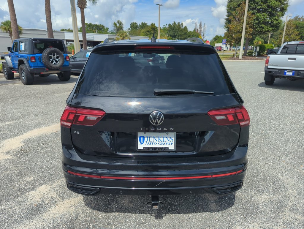 Used 2024 Volkswagen Tiguan SE R-Line FWD image 7