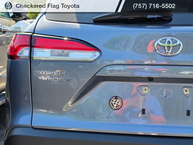 Certified 2025 Toyota Corolla Cross LE AWD/4WD image 7