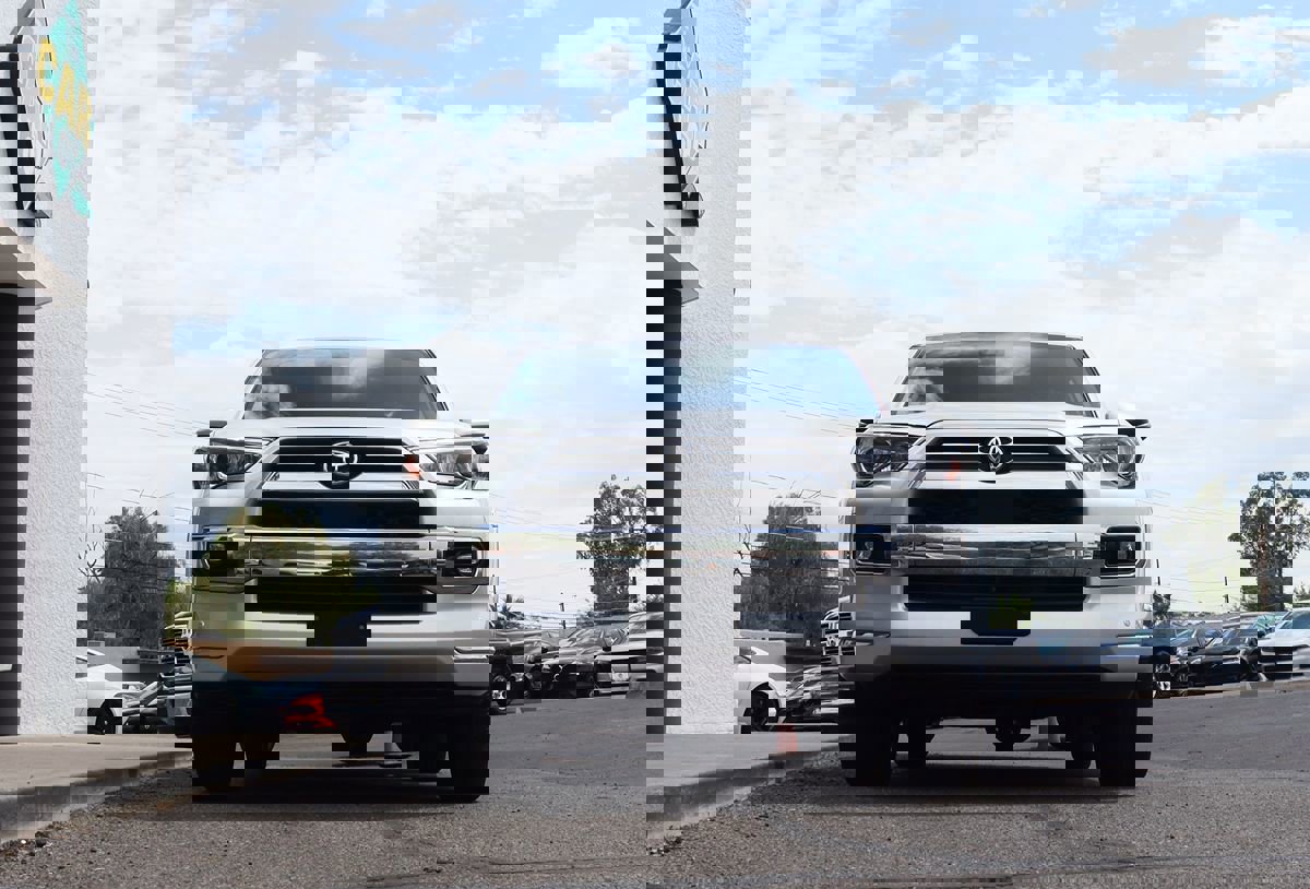 Used 2022 Toyota 4Runner Limited AWD/4WD image 17