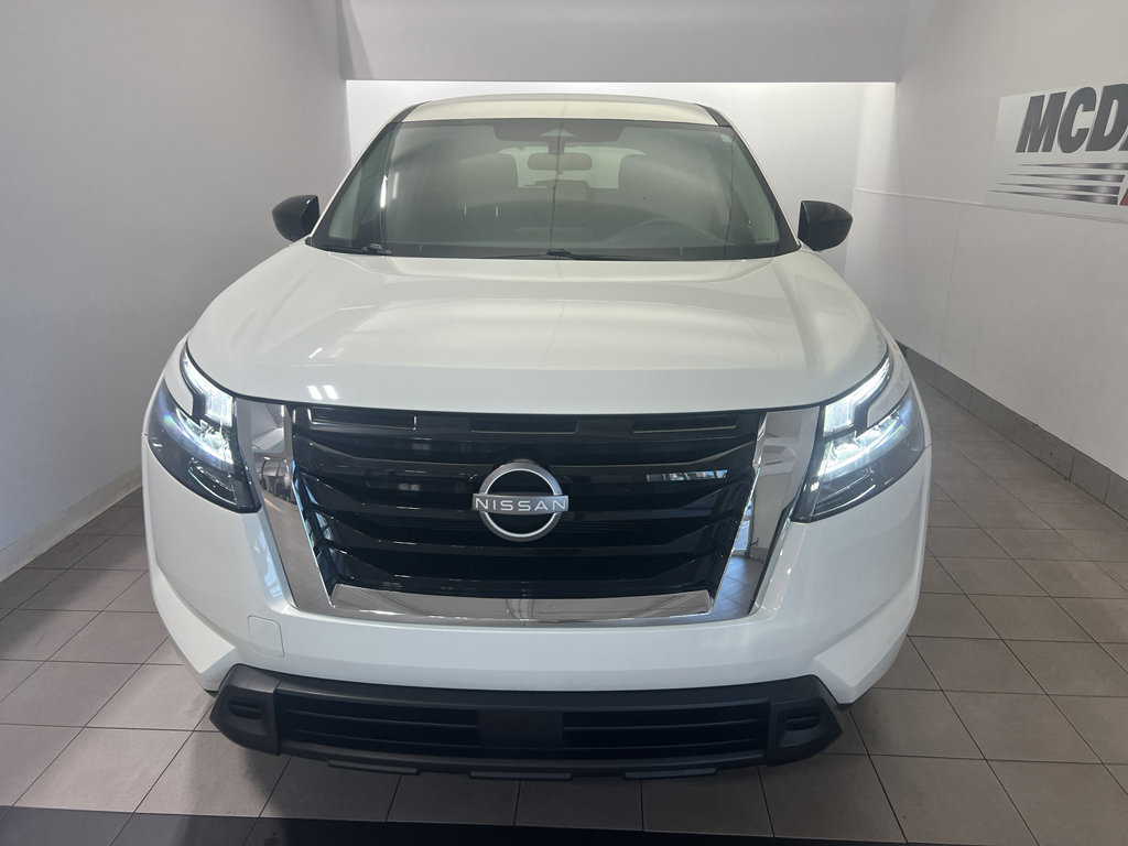 Used 2024 Nissan Pathfinder S image 2
