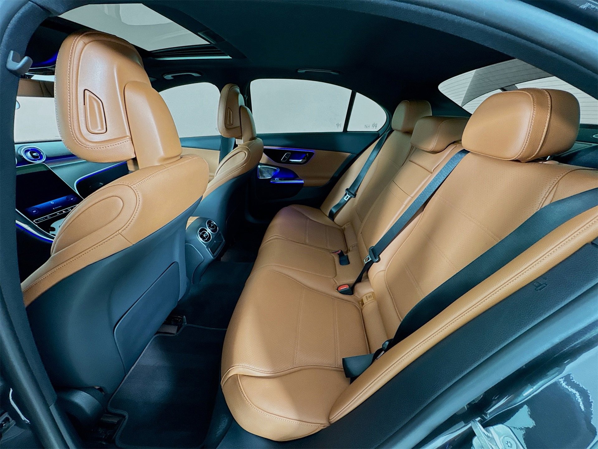 Certified 2025 Mercedes-Benz C 300 Sedan image 27